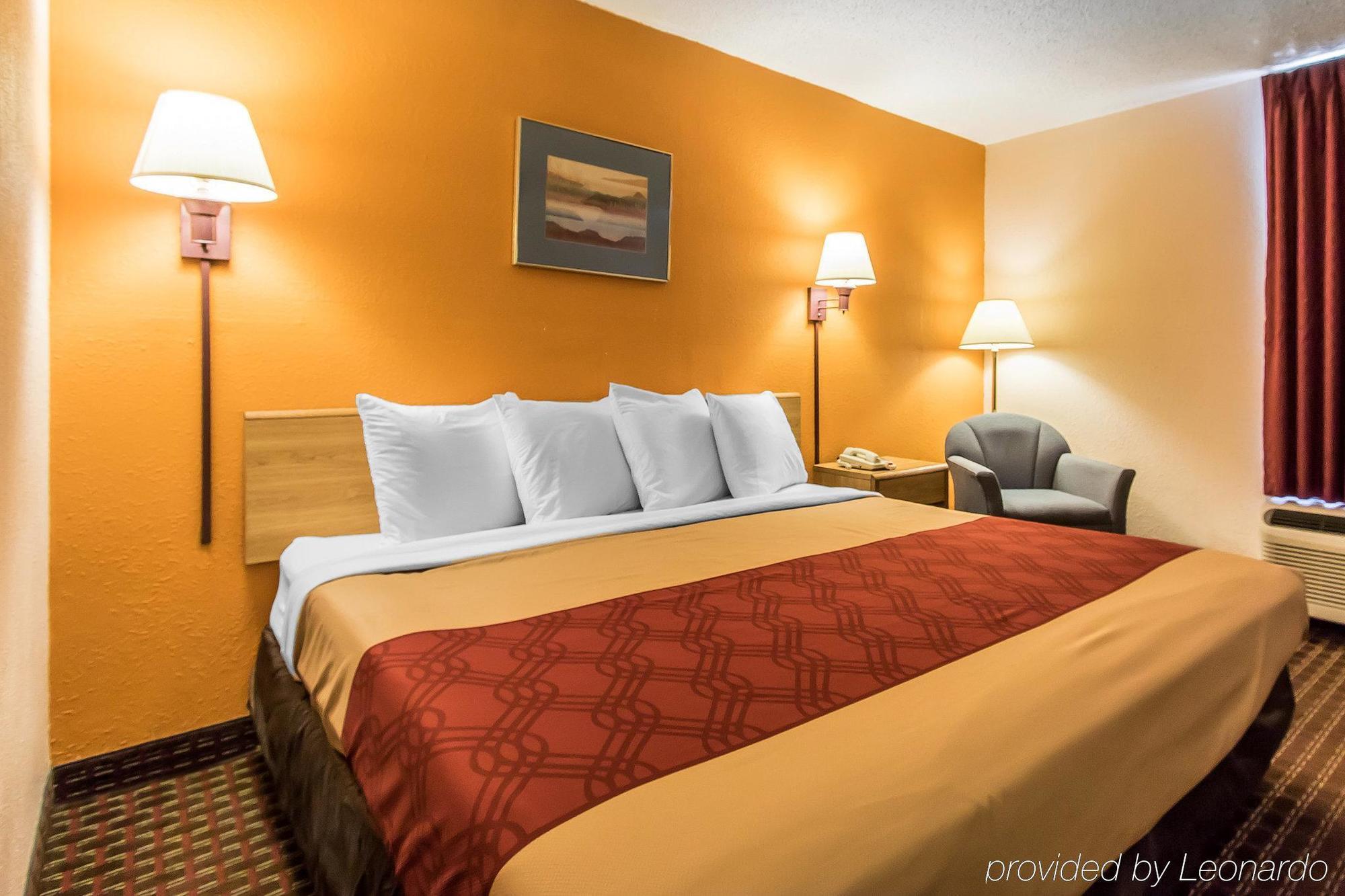 Econo Lodge סקוטסבורו מראה חיצוני תמונה