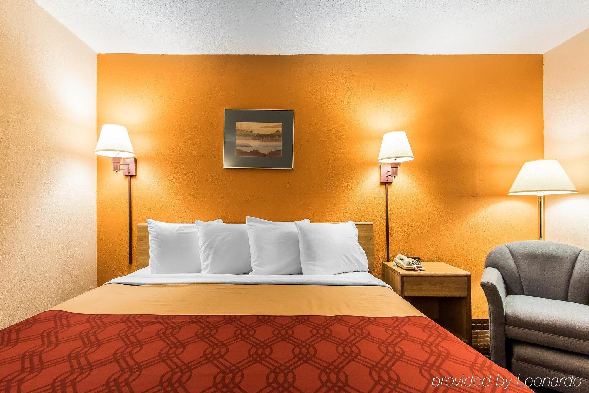 Econo Lodge סקוטסבורו מראה חיצוני תמונה